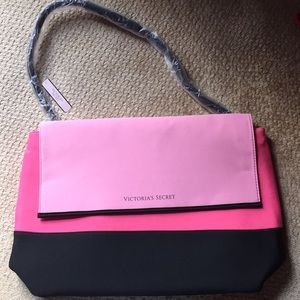 New Victoria’s Secret insulated bag